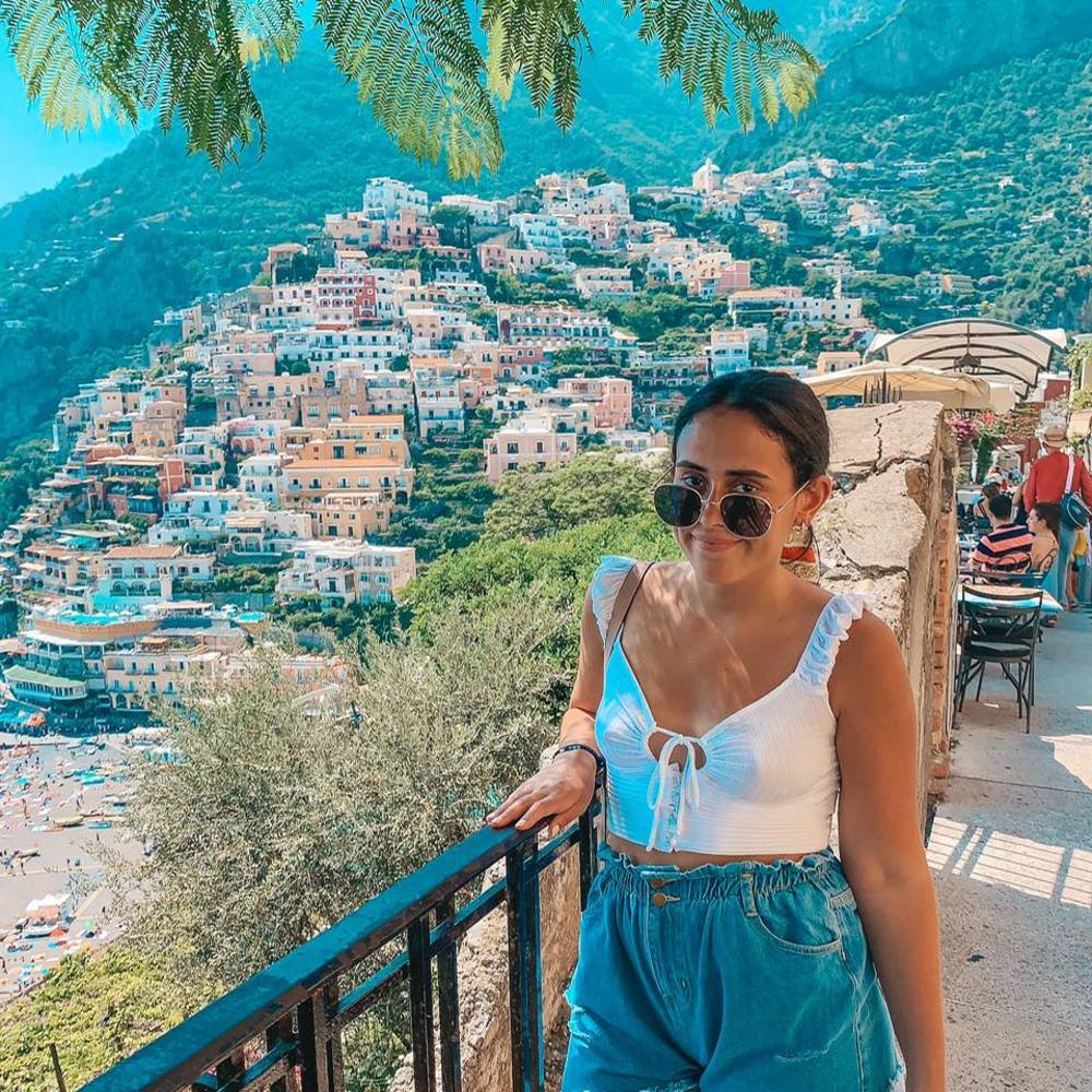 Meet your Posher, Carlie